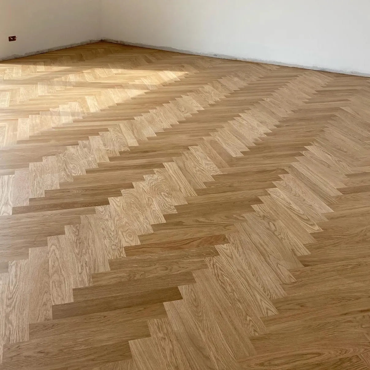 Massiv Sildebensparket, Whlebone - Hørning Eg Select - 16 x 100 x 600 mm